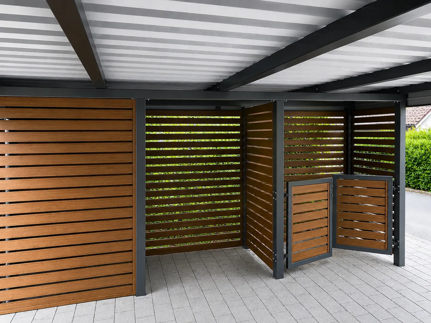 Separater, abtrennbarer Müllraum-Bereich am Carport