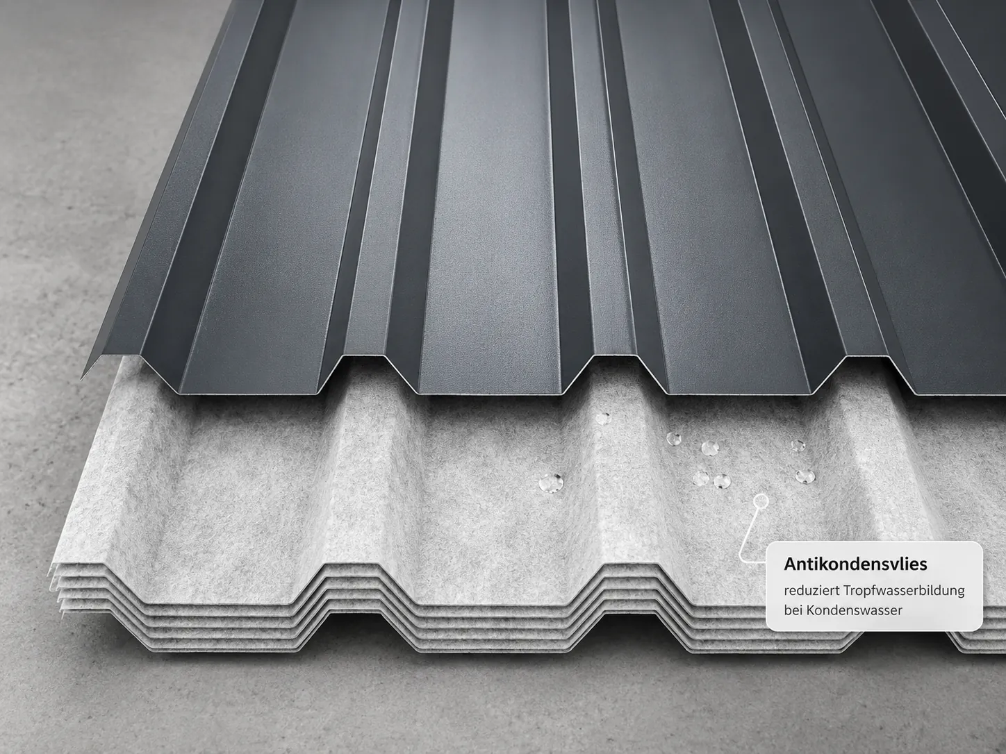 Trapezblech mit Antikondensvlies auf der Carport-Dachfläche